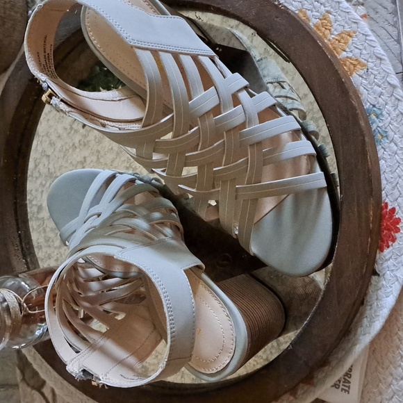 NWOT Sage green Sandals - Picture 5 of 6